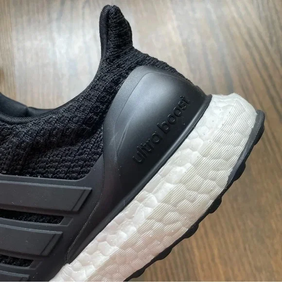 ADIDAS Ultra Boost DNA 4.0 in Core Black/Cloud White Men’s size 7